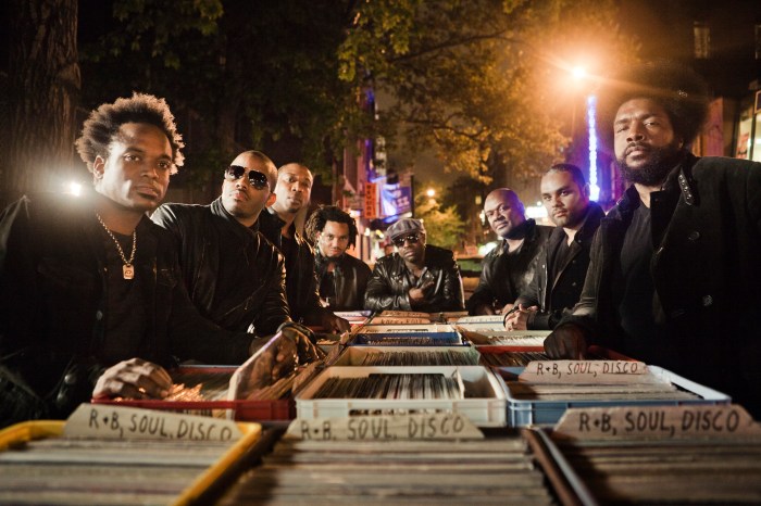 The-Roots-by-Danny-Clinch-2