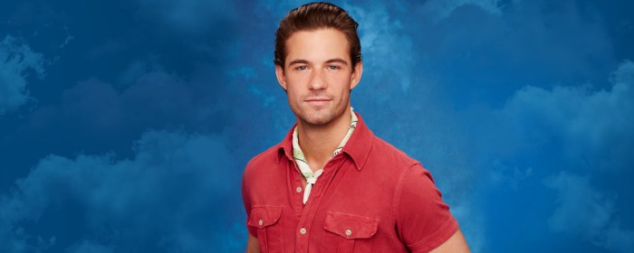 person-person_c4f54d99-c61b-47f8-a005-628232ff0afe_2000x800_source-1000x400-Q90_1463061727969